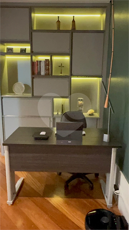 Apartamento com 4 quartos em Santana