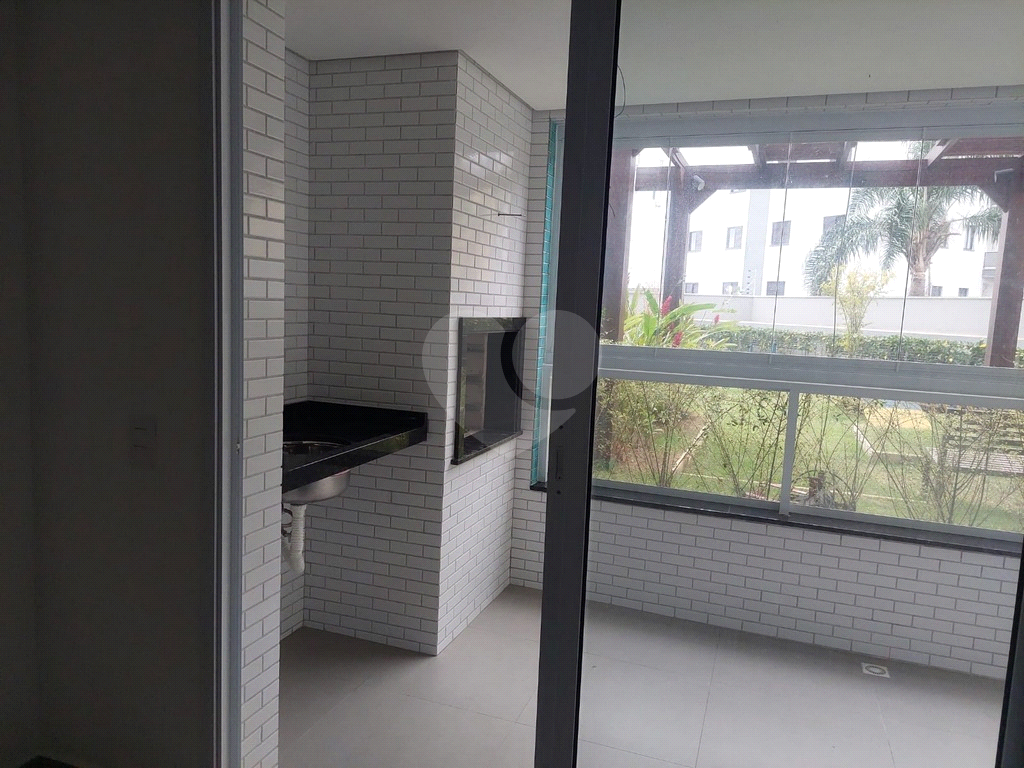 Apartamento com 83m² bem proximo à praia