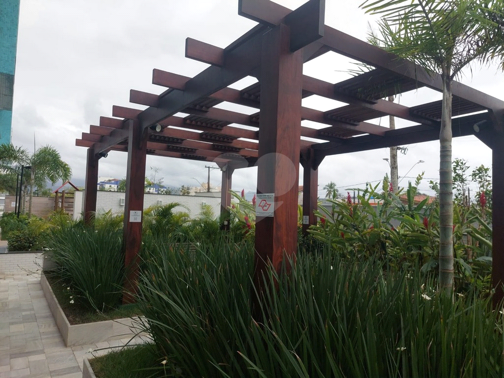 Apartamento com 83m² bem proximo à praia