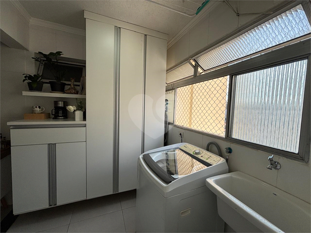 Apartamento andar alto, excelente localização, região da Santa Terezinha em Santana