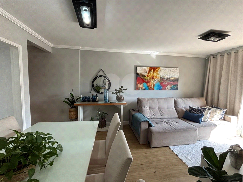 Apartamento andar alto, excelente localização, região da Santa Terezinha em Santana