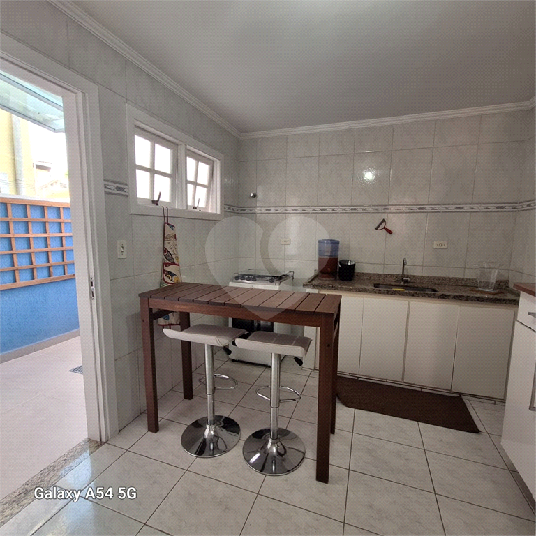 Casa de Condomínio.3 quartos,1 suite,2 vagas, deposito muito grande.