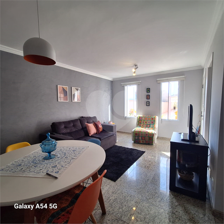 Casa de Condomínio.3 quartos,1 suite,2 vagas, deposito muito grande.
