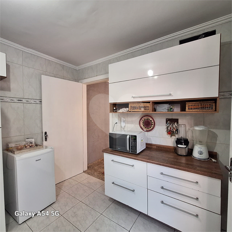 Casa de Condomínio.3 quartos,1 suite,2 vagas, deposito muito grande.