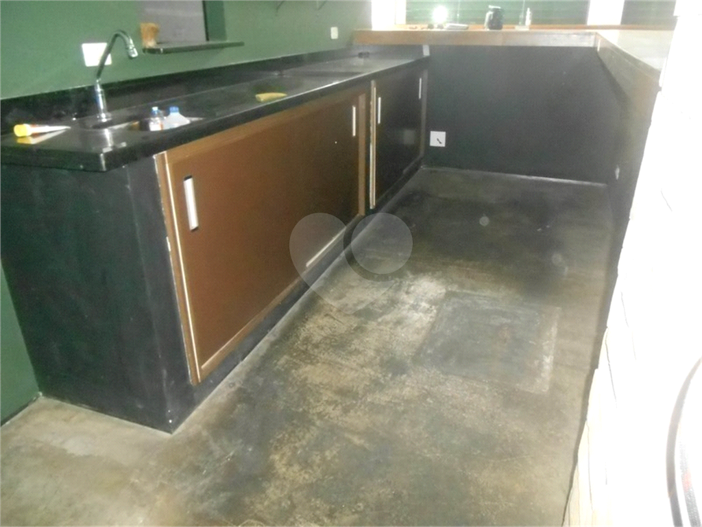 Comercial na Avenida Imirim