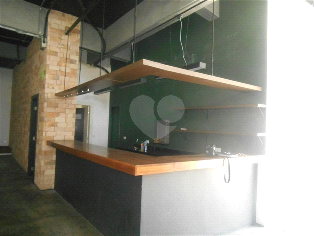 Comercial na Avenida Imirim