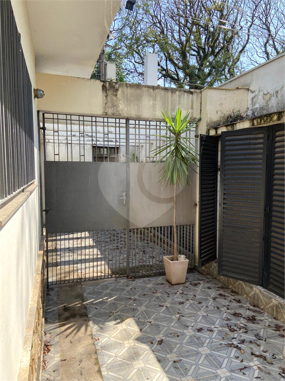 CASA TÉRREA NO ALTO DE PINHEIROS COM TERRENO DE 650 M²