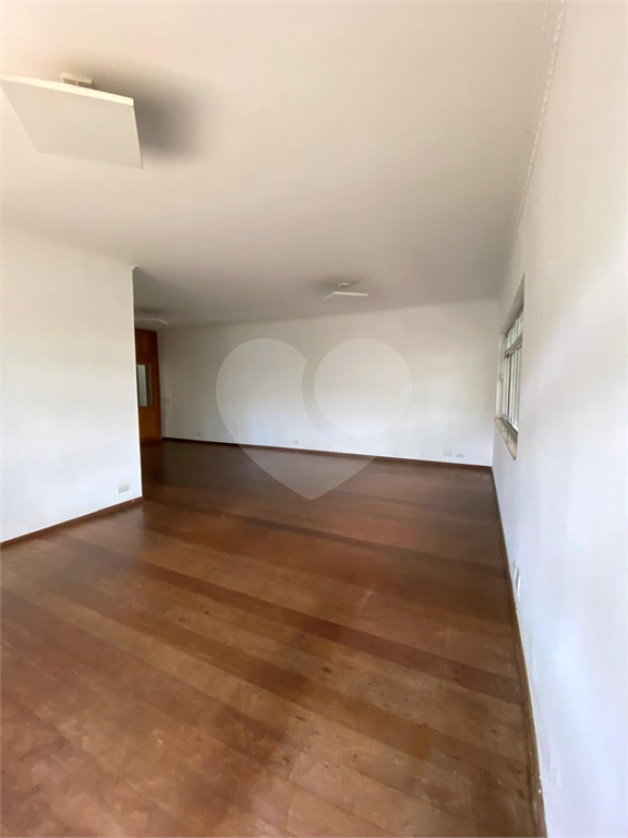 CASA TÉRREA NO ALTO DE PINHEIROS COM TERRENO DE 650 M²