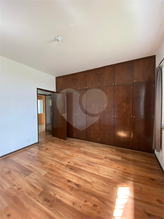 CASA TÉRREA NO ALTO DE PINHEIROS COM TERRENO DE 650 M²