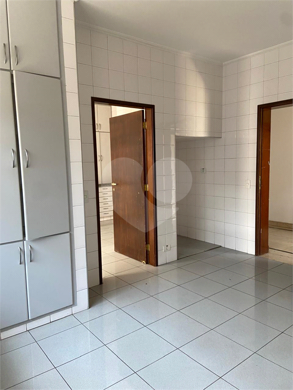 CASA TÉRREA NO ALTO DE PINHEIROS COM TERRENO DE 650 M²