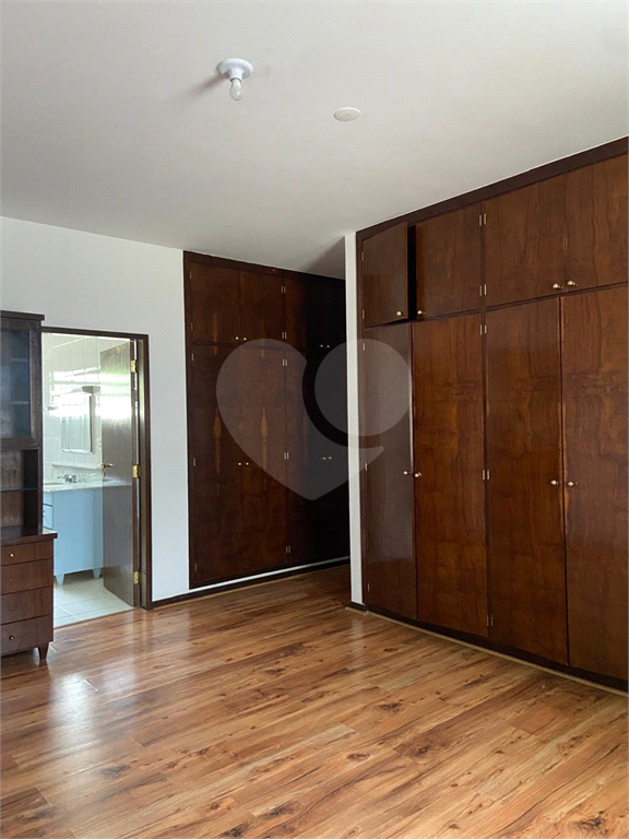 CASA TÉRREA NO ALTO DE PINHEIROS COM TERRENO DE 650 M²