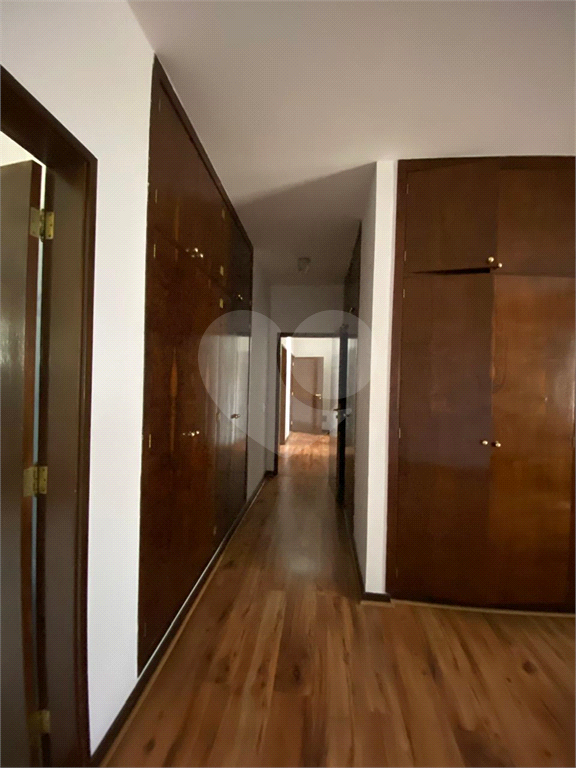 CASA TÉRREA NO ALTO DE PINHEIROS COM TERRENO DE 650 M²