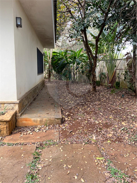 CASA TÉRREA NO ALTO DE PINHEIROS COM TERRENO DE 650 M²