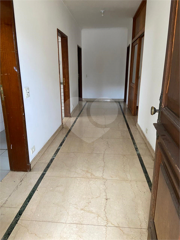 CASA TÉRREA NO ALTO DE PINHEIROS COM TERRENO DE 650 M²