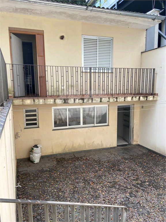 CASA TÉRREA NO ALTO DE PINHEIROS COM TERRENO DE 650 M²