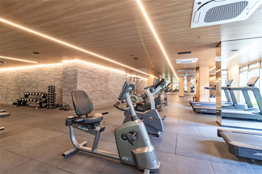 Apartamento com varanda integrada e vista para o Parque Villa-Lobos