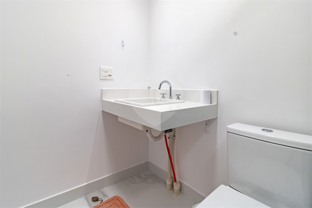 Apartamento com varanda integrada e vista para o Parque Villa-Lobos