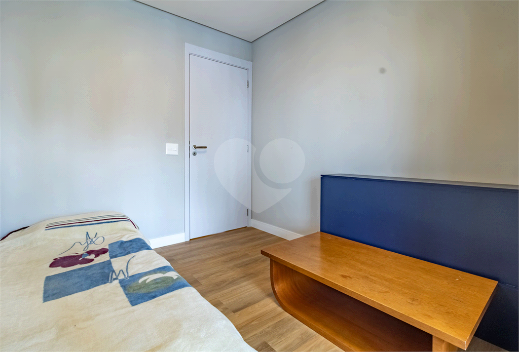 Apartamento com varanda integrada e vista para o Parque Villa-Lobos