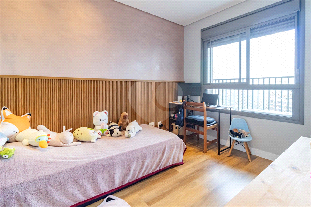 Apartamento com varanda integrada e vista para o Parque Villa-Lobos