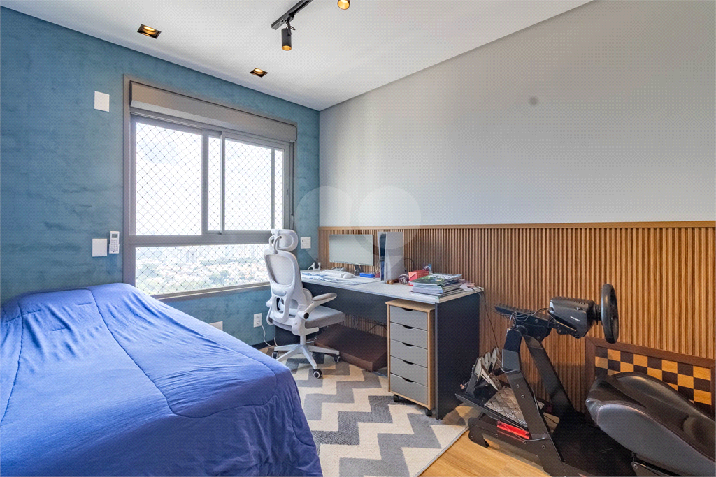 Apartamento com varanda integrada e vista para o Parque Villa-Lobos