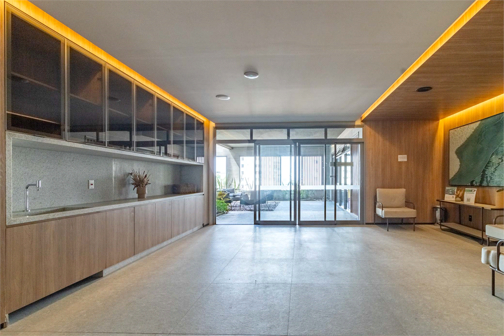 Apartamento com varanda integrada e vista para o Parque Villa-Lobos