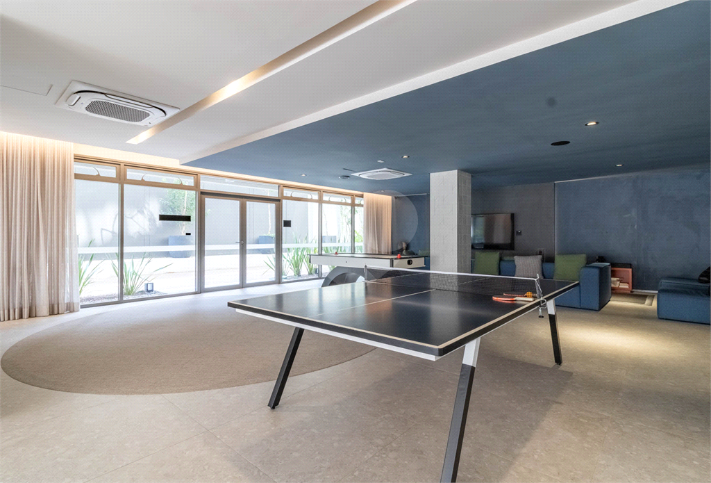 Apartamento com varanda integrada e vista para o Parque Villa-Lobos