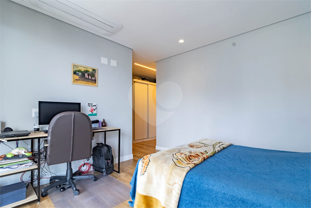 Apartamento com varanda integrada e vista para o Parque Villa-Lobos