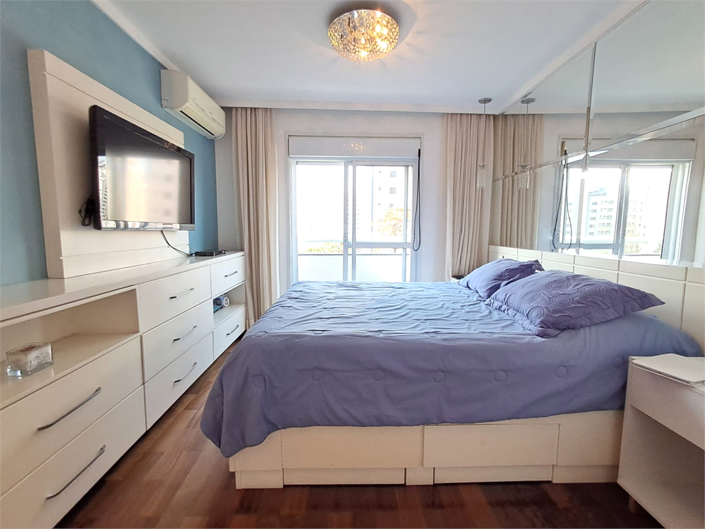 Imóvel de 144m² 3 suítes, sala de estar integrada a varanda gourmet 3 vagas fixas Pompéia