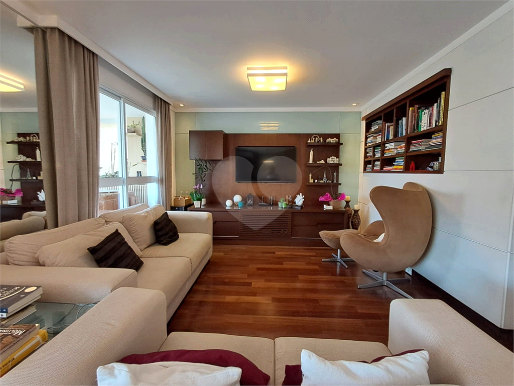 Imóvel de 144m² 3 suítes, sala de estar integrada a varanda gourmet 3 vagas fixas Pompéia