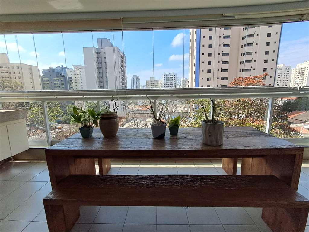 Imóvel de 144m² 3 suítes, sala de estar integrada a varanda gourmet 3 vagas fixas Pompéia