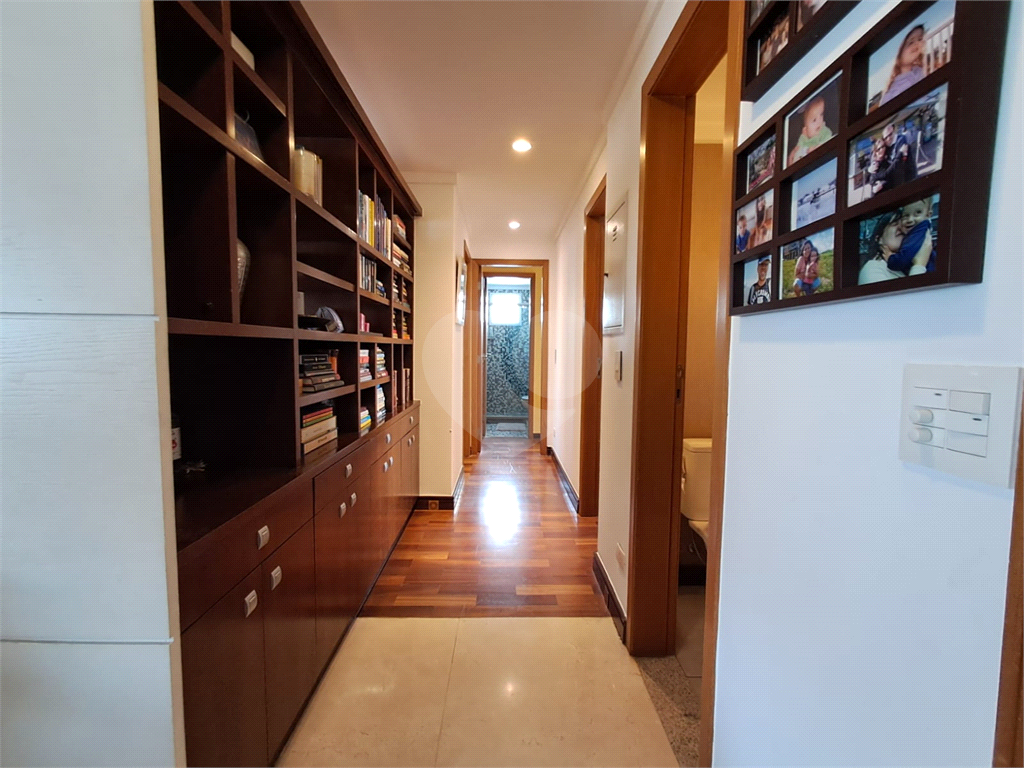 Imóvel de 144m² 3 suítes, sala de estar integrada a varanda gourmet 3 vagas fixas Pompéia