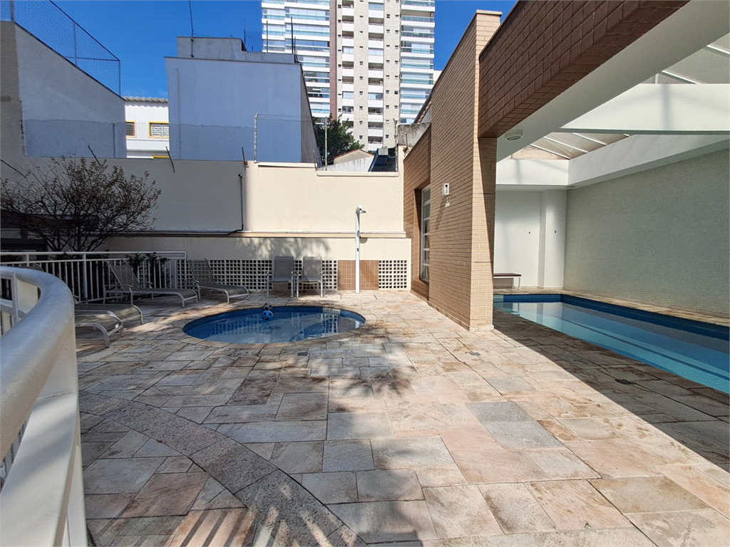 Imóvel de 144m² 3 suítes, sala de estar integrada a varanda gourmet 3 vagas fixas Pompéia