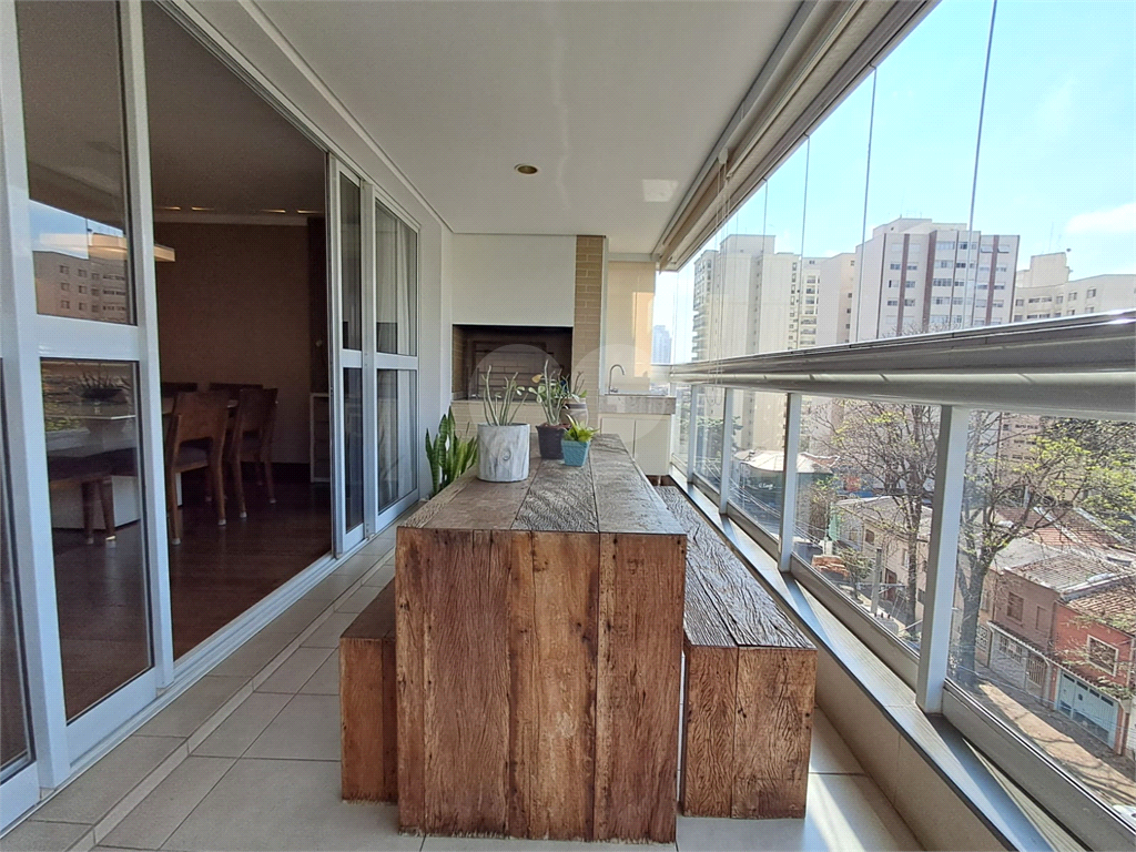 Imóvel de 144m² 3 suítes, sala de estar integrada a varanda gourmet 3 vagas fixas Pompéia