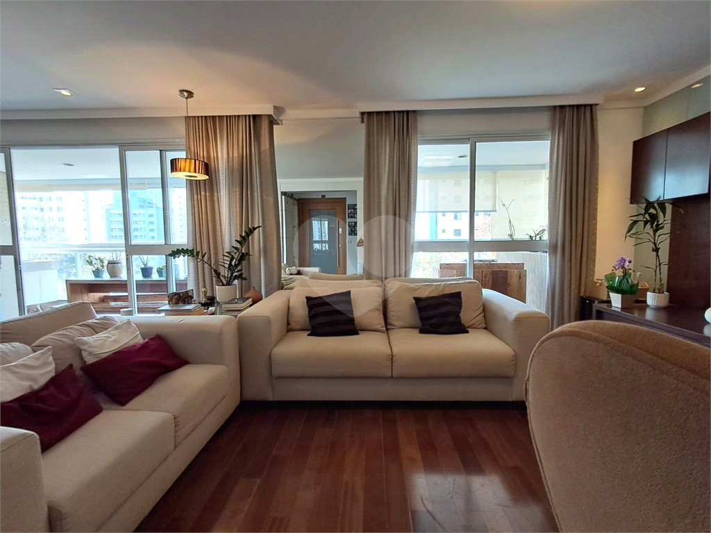 Imóvel de 144m² 3 suítes, sala de estar integrada a varanda gourmet 3 vagas fixas Pompéia