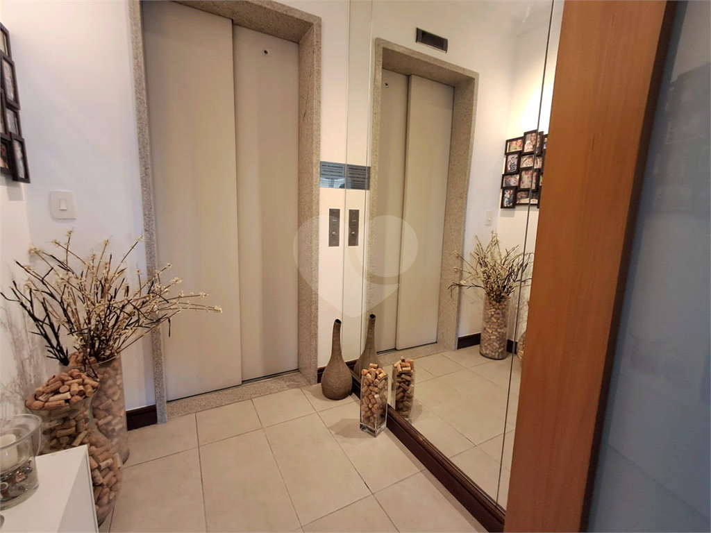 Imóvel de 144m² 3 suítes, sala de estar integrada a varanda gourmet 3 vagas fixas Pompéia