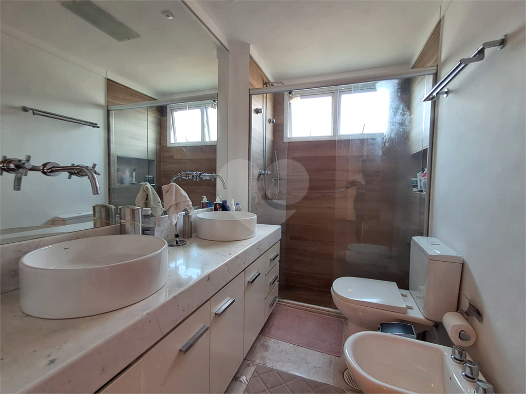 Imóvel de 144m² 3 suítes, sala de estar integrada a varanda gourmet 3 vagas fixas Pompéia