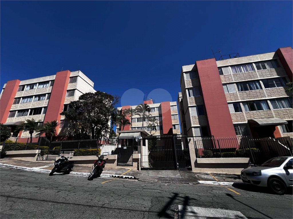 APARTAMENTO em CASA VERDE