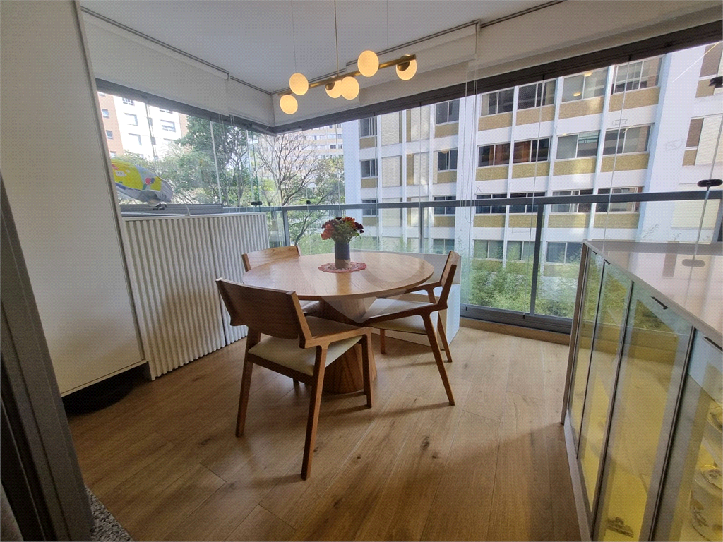 Apartamento venda. Domy Vila Mariana. 2 quartos (1 suíte). 1 vaga. Entrar e morar