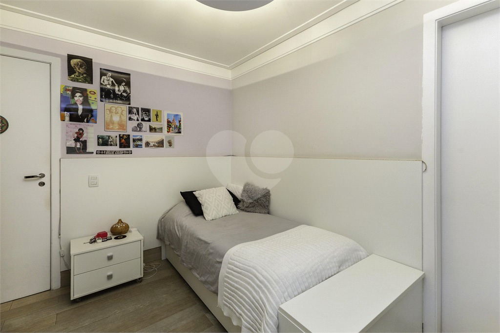 Apartamento - Perdizes - 3 Dormitórios - 180 m²