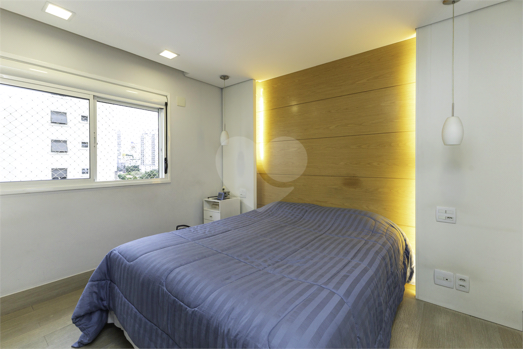 Apartamento - Perdizes - 3 Dormitórios - 180 m²