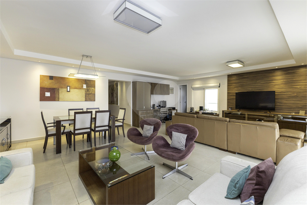 Apartamento - Perdizes - 3 Dormitórios - 180 m²