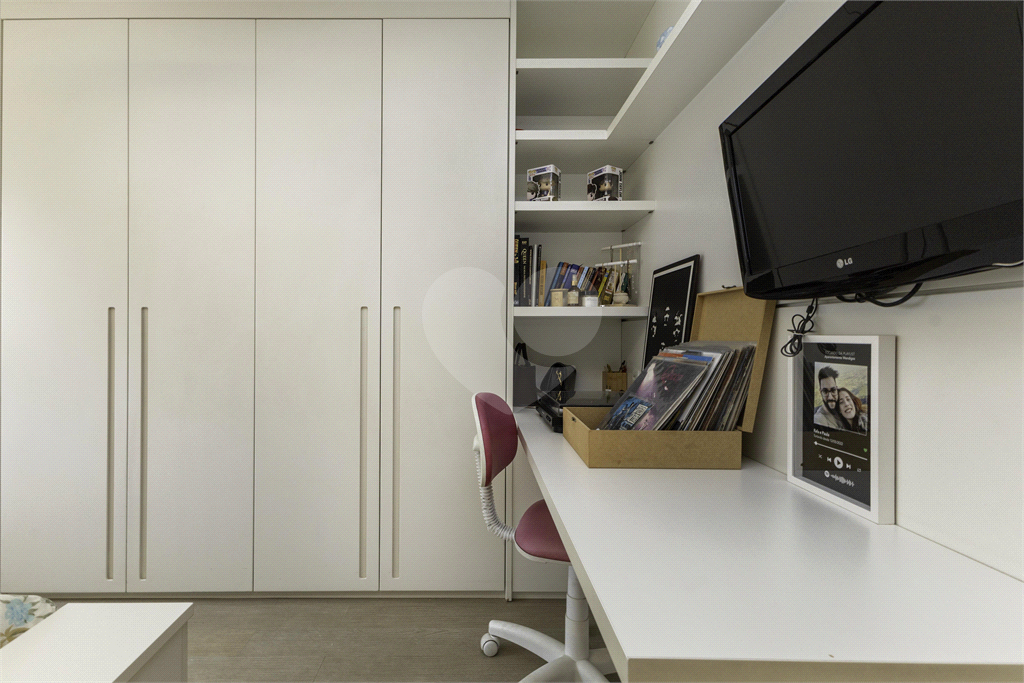 Apartamento - Perdizes - 3 Dormitórios - 180 m²