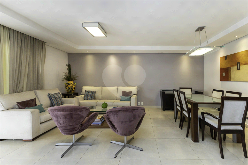 Apartamento - Perdizes - 3 Dormitórios - 180 m²