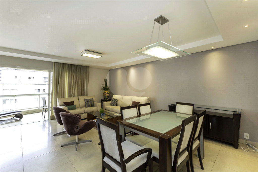 Apartamento - Perdizes - 3 Dormitórios - 180 m²