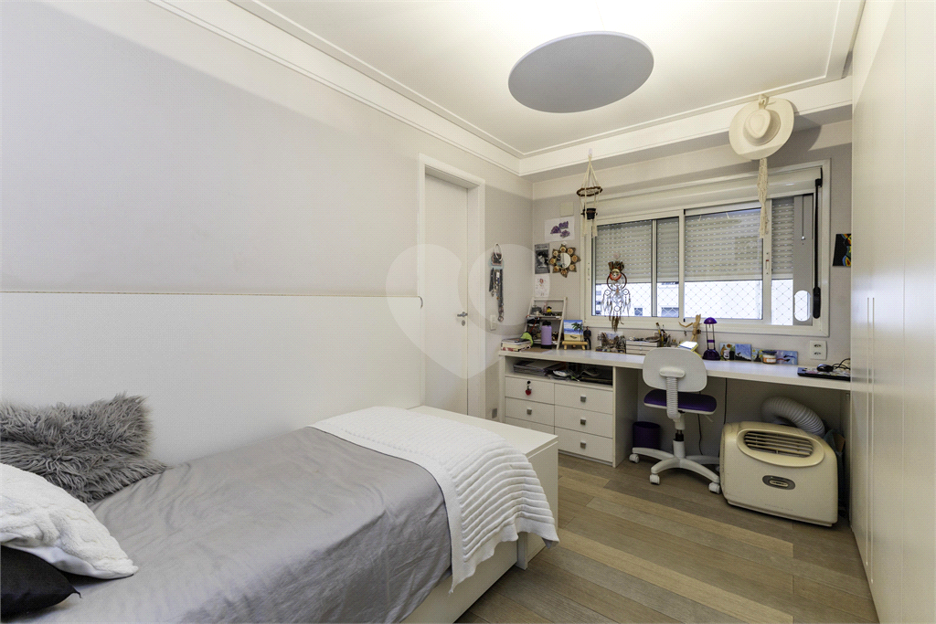 Apartamento - Perdizes - 3 Dormitórios - 180 m²