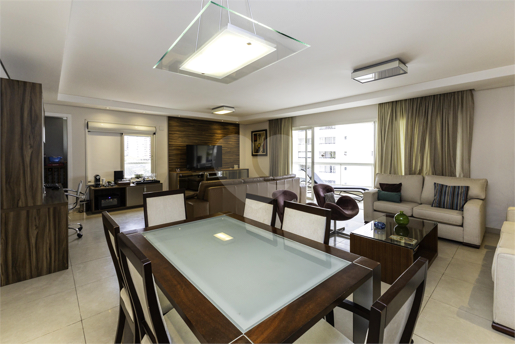 Apartamento - Perdizes - 3 Dormitórios - 180 m²