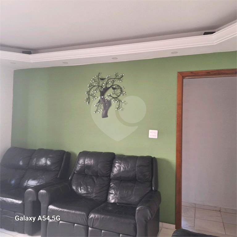 118 metros quadrados. Apartamento enxuto, andar térreo. sem lazer. Condomínio baixíssimo.