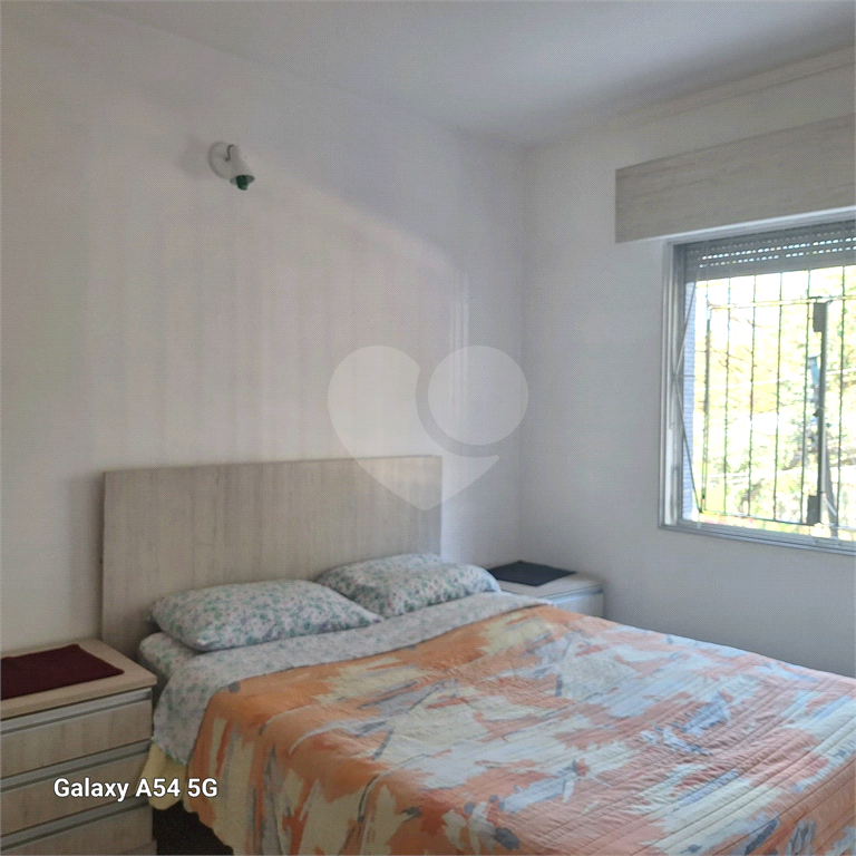 118 metros quadrados. Apartamento enxuto, andar térreo. sem lazer. Condomínio baixíssimo.