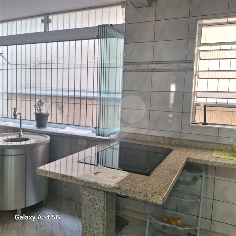 118 metros quadrados. Apartamento enxuto, andar térreo. sem lazer. Condomínio baixíssimo.