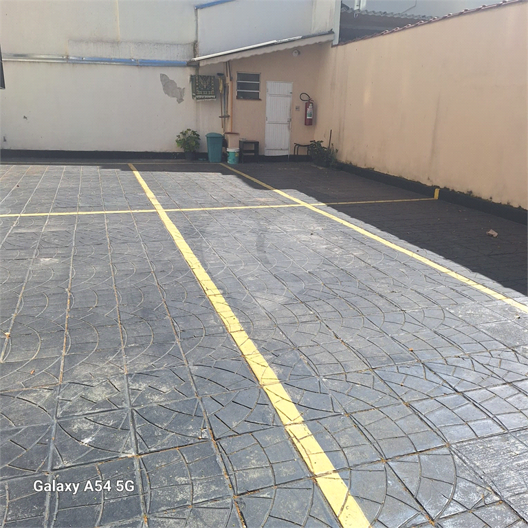 118 metros quadrados. Apartamento enxuto, andar térreo. sem lazer. Condomínio baixíssimo.